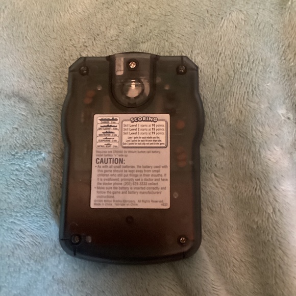 BATTLESHIP Vintage Handheld Electronic Game 1995 Milton-Bradley - Picture 2 of 5